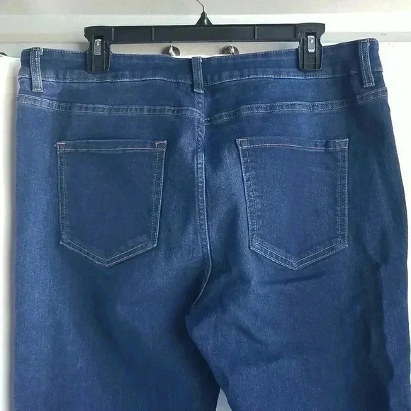 M & S The Sienna Straight jean 18 Short - Picture 3 of 11